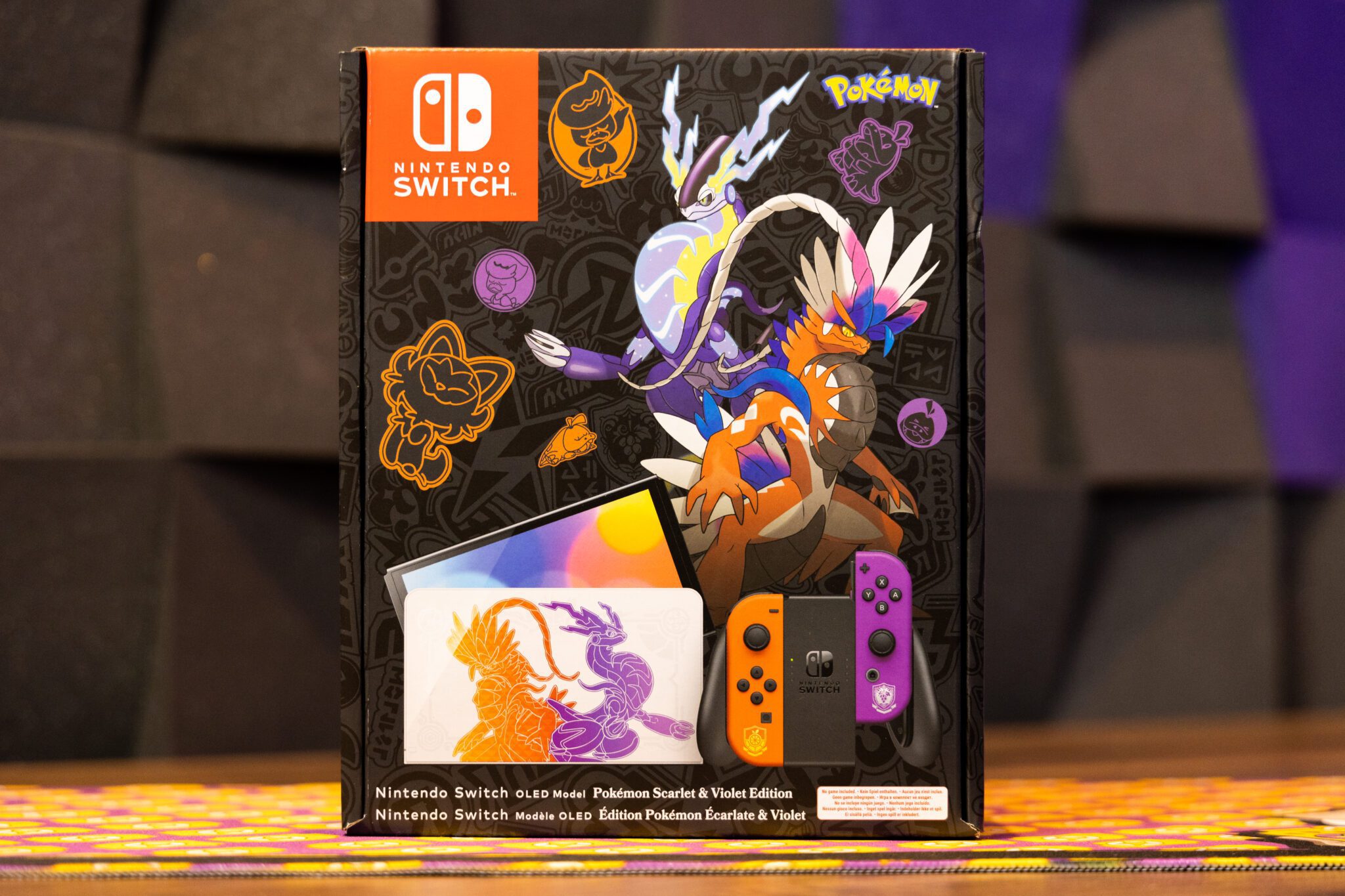 Console Nintendo Switch Modèle OLED - Edition Pokémon Ecarlate et Pokémon  Violet