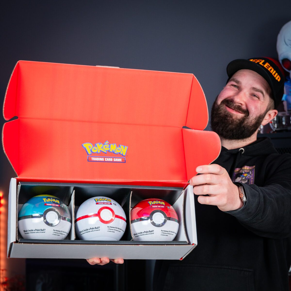 POKÉMON: POKÉ BALL TIN BUNDLE!
