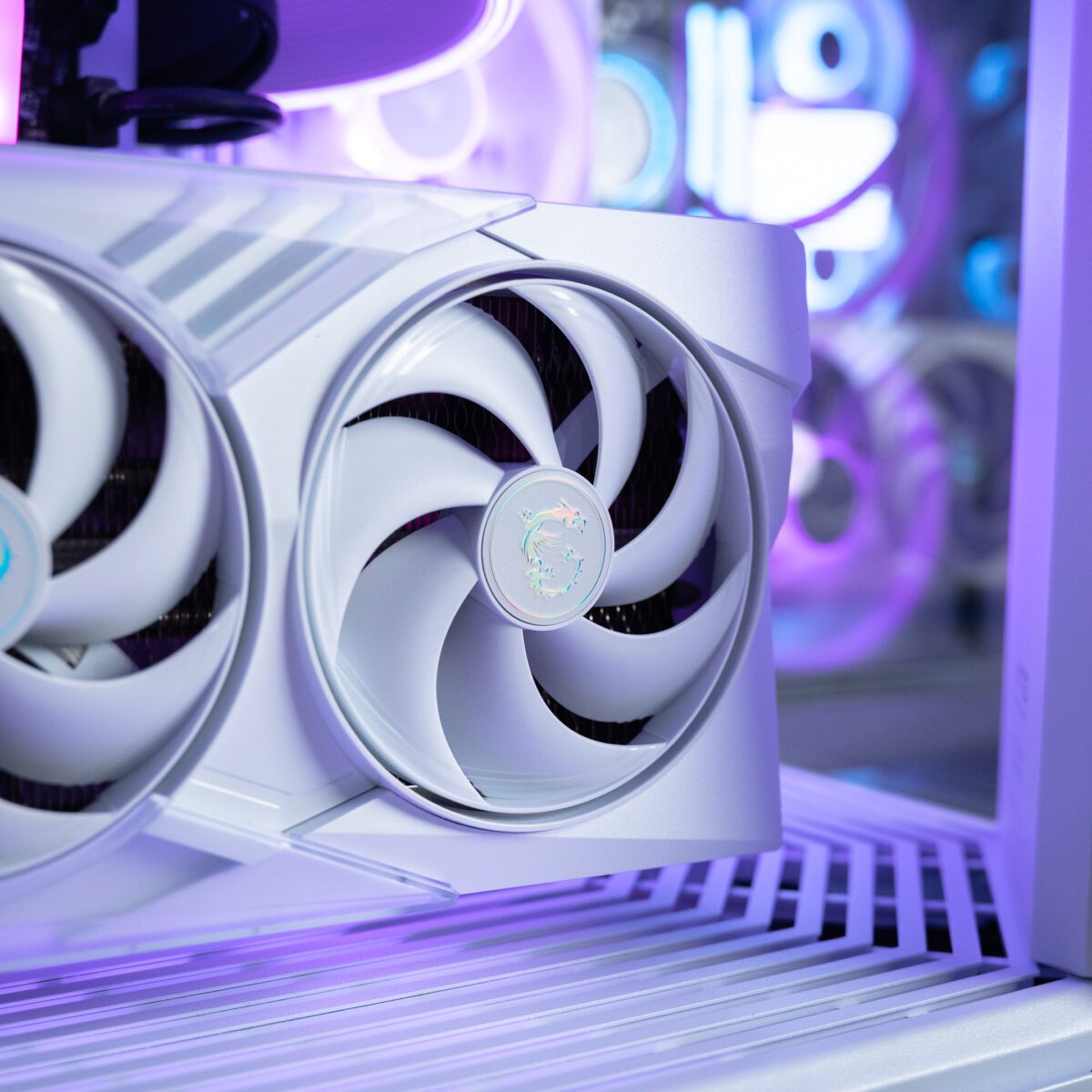 HYTE Y70 5070Ti PC: INTEL VS AMD - 12x INST WINS! - Image 11